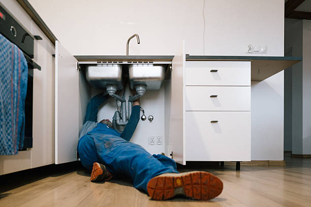 Professional Leak Detection technician working in Glasgow, DE